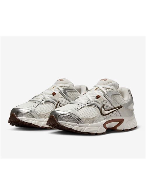w v5 rnr NIKE | HQ7901102