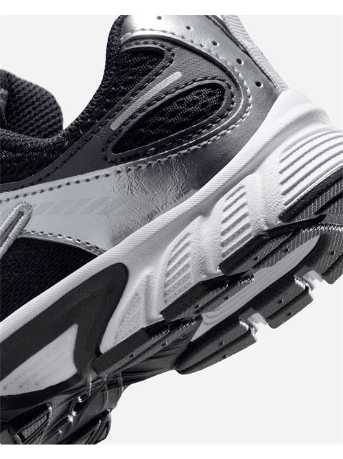 v5 rnr NIKE | IR2305001